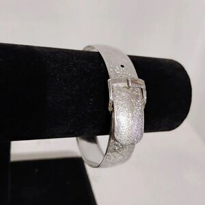 Vintage sterling silver etched floral buckle bangle bracelet by Hayward